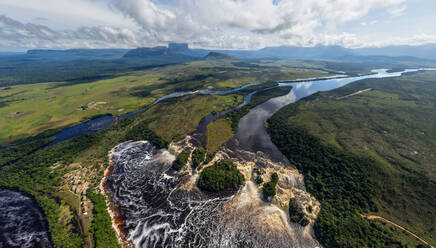 Luftaufnahme von oben des Hacha-Wasserfalls, Venezuela - AAEF05175