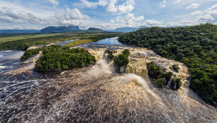 Luftaufnahme von oben des Hacha-Wasserfalls, Venezuela - AAEF05176