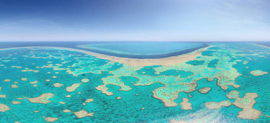 Luftaufnahme des Great Barrier Reefs, Australien - AAEF05235