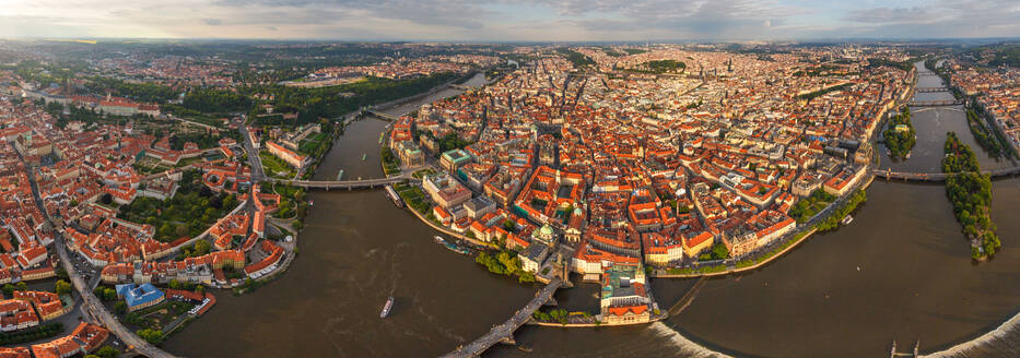 Panoramaluftbild von Prag, Tschechische Republik - AAEF05314