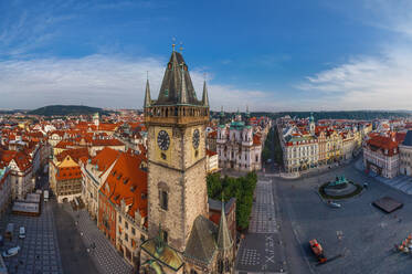 Panoramaluftaufnahme der Astronomischen Uhr, Prag, Tschechische Republik - AAEF05338