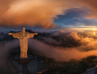 Luftaufnahme der Christus-Erlöser-Statue, Rio de Janeiro, Brasilien - AAEF05452