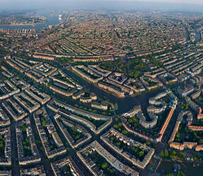 Luftaufnahme des Viertels Amsterdam, Niederlande. - AAEF05463