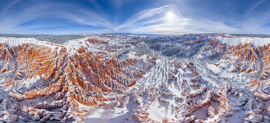 Luftaufnahme des Bryce Canyon im Winter, Utah, USA - AAEF05621