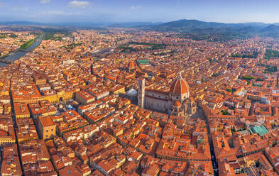 Luftaufnahme der Basilika Santa Maria dell'Amore, Florenz, Italien - AAEF05661