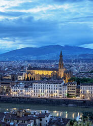 Basilika Santa Croce in der Abenddämmerung, Blick von oben, Florenz, UNESCO-Weltkulturerbe, Toskana, Italien, Europa - RHPLF12350