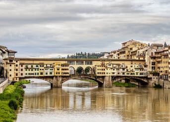 Ponte Vecchio und Arno-Fluss, Florenz, UNESCO-Weltkulturerbe, Toskana, Italien, Europa - RHPLF12352