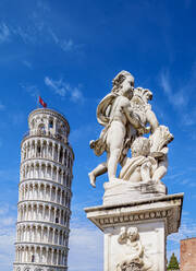 Putti-Brunnen und Schiefer Turm, Piazza dei Miracoli, UNESCO-Weltkulturerbe, Pisa, Toskana, Italien, Europa - RHPLF12376