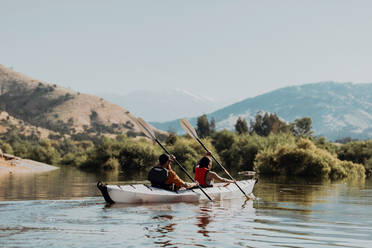 Friends kayaking in lake, Kaweah, California, United States - ISF22590