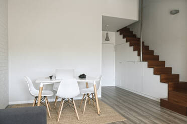 Moderne Wohnung mit Arbeitsraum - AHSF01018