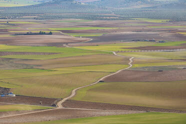 Spanien, Luftaufnahme der Landschaft von Castilla-La Mancha - WPEF02132