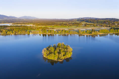 Deutschland, Bayern, Luftaufnahme der Insel Muhlworth im Staffelsee, lizenzfreies Stockfoto