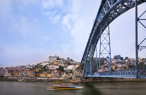 Ponte Dom Luís I überspannt den Fluss Douro, Porto, Portugal, lizenzfreies Stockfoto