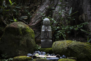 Buddha-Statue im Tokio-Tempel, Japan - ABZF02672