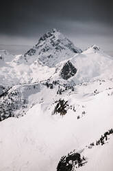 Wintersturm nähert sich Mount Robie Reid, B.C. Kanada - CAVF65937