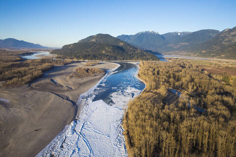 Eisbildung auf dem Fraser River bei Chillwack, B.C., Kanada., lizenzfreies Stockfoto