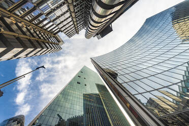 Lloyds-Gebäude, Gherkin und Glastürme in der Stadt London - CAVF66022