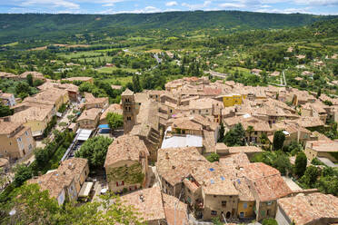 Blick von oben auf die Stadt Moustiers-Sainte-Marie - CAVF66378