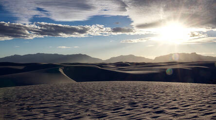 Sparkling desert dunes at sunset - CAVF66384