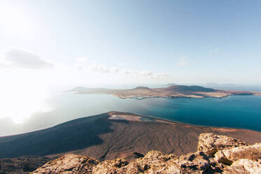 Landschaftliche Ansicht der Insel Lanzarote gegen den Himmel - CAVF66630