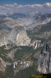 Nevada Falls, Vernal Falls und Liberty Cap im Yosemite National Park - CAVF67318