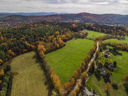 Herbstlaub aus der Vogelperspektive in der Nähe von Quechee, Vermont. - CAVF67385