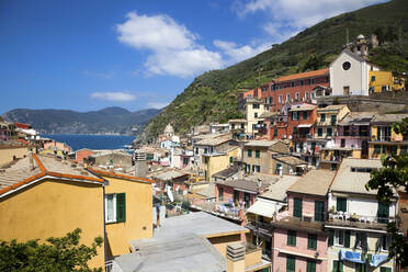 Stadtbild von Vernazza, Cinque Terre, Italien - GIOF07384