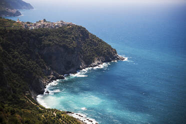 Corniglia am Mittelmeer, Ligurien, Cinque Terre, Italien - GIOF07388