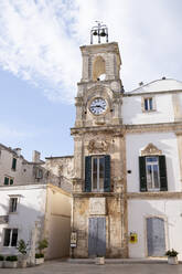 Italien, Apulien, Martina Franca, Uhrenturm des Palazzo dell Universita - HLF01189