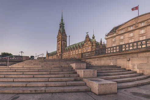 Germany, Hamburg Town Hall in morning light - KEBF01386