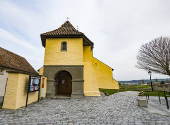 Deutschland, Insel Reichenau, Reichenau-Oberzell, Außenansicht der Kirche St. Georg - RUNF03364