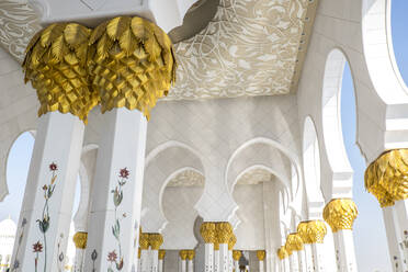 Low angle view of Sheikh Zayed Mosque - CAVF68293