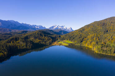 Germany, Bavaria, Krun, Scenic view of Barmsee lake with Karwendel range in background - LHF00745