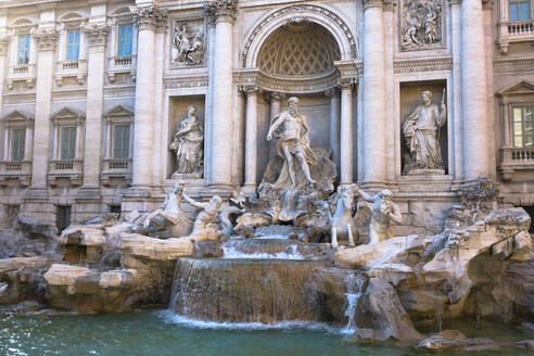 Italy, Rome, Trevi fountain - GIOF07568