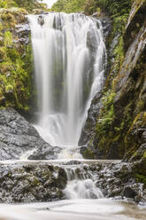 Neuseeland, Region Northland, Langzeitbelichtung der Piroa Falls am Ahuroa River - FOF11010