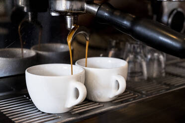 Eine handelsübliche Expresso-Maschine in einem Coffee-Shop. - MINF13200