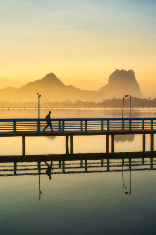 Ruhiger Sonnenaufgang, lizenzfreies Stockfoto