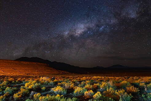 Aufgehende Milchstraße in der Wüste von Bolivien - CAVF68703