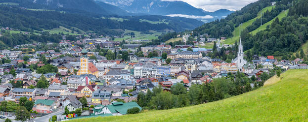 Panoramablick auf die Stadt Schladming, Steiermark, Österreichisches Tirol, Österreich, Europa - RHPLF12660