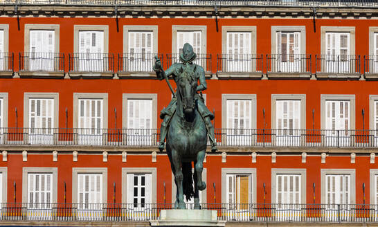 Statue of King Philip lll in the Plaza Mayor, Madrid, Spain, Europe - RHPLF12664