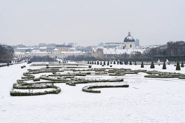 Belvedere Garten mit Schnee bedeckt, Wien, Österreich, Europa - RHPLF12687