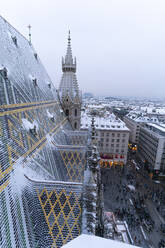 Dächer des Stadtzentrums vom Nordturm des Stephansdoms aus gesehen, Wien, Österreich, Europa - RHPLF12688