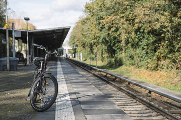 Bicycle on an underground station platform, Berlin, Germany - AHSF01194