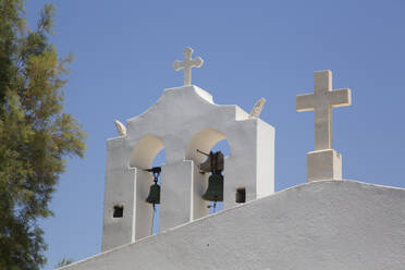 Glockenturm, Angrenzende Kirche, Orthodoxe Kathedrale, 1870, Hora, Insel Naxos, Kykladengruppe, Griechische Inseln, Griechenland, Europa - RHPLF12755