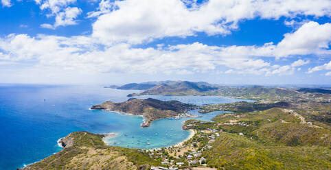 Luftaufnahme von Galleon Beach und English Harbour, Antigua, Antigua und Barbuda, Leeward Islands, Westindien, Karibik, Mittelamerika - RHPLF12829