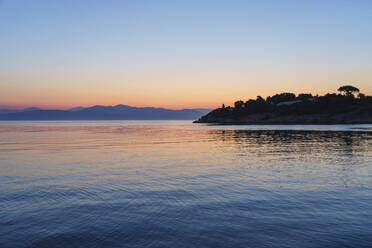 Sonnenaufgang, Gaios, Paxos, Ionische Inseln, Griechische Inseln, Griechenland, Europa - RHPLF12886