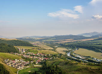 Landschaft von Stara Lubovna, Blick von oben, Region Presov, Slowakei, Europa - RHPLF12888