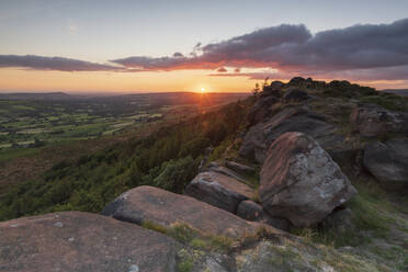 Sonnenuntergang bei The Roaches, Peak District National Park, Staffordshire, England, Vereinigtes Königreich, Europa - RHPLF12919