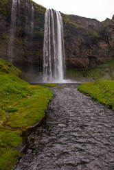 Landschaftsansicht von Fluss und Wasserfall, Selfoss, Arnessysla, Island - CUF53484