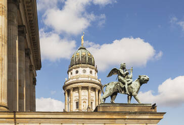 Deutschland, Berlin, Gendarmenmarkt, Konzerthaus Berlin und Französischer Dom - GWF06272